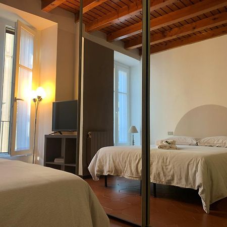 Studio Apartment Una Finestra Su كومو المظهر الخارجي الصورة