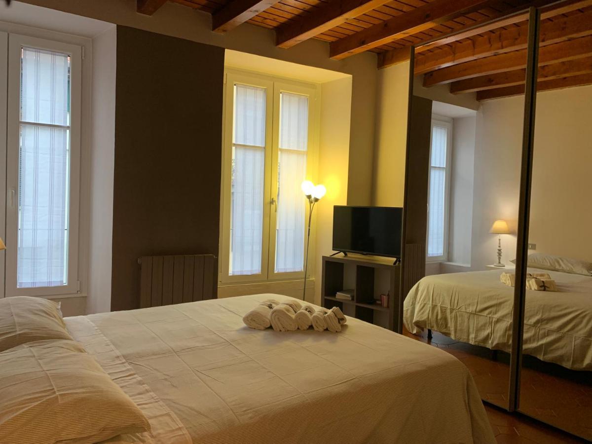 Studio Apartment Una Finestra Su كومو المظهر الخارجي الصورة