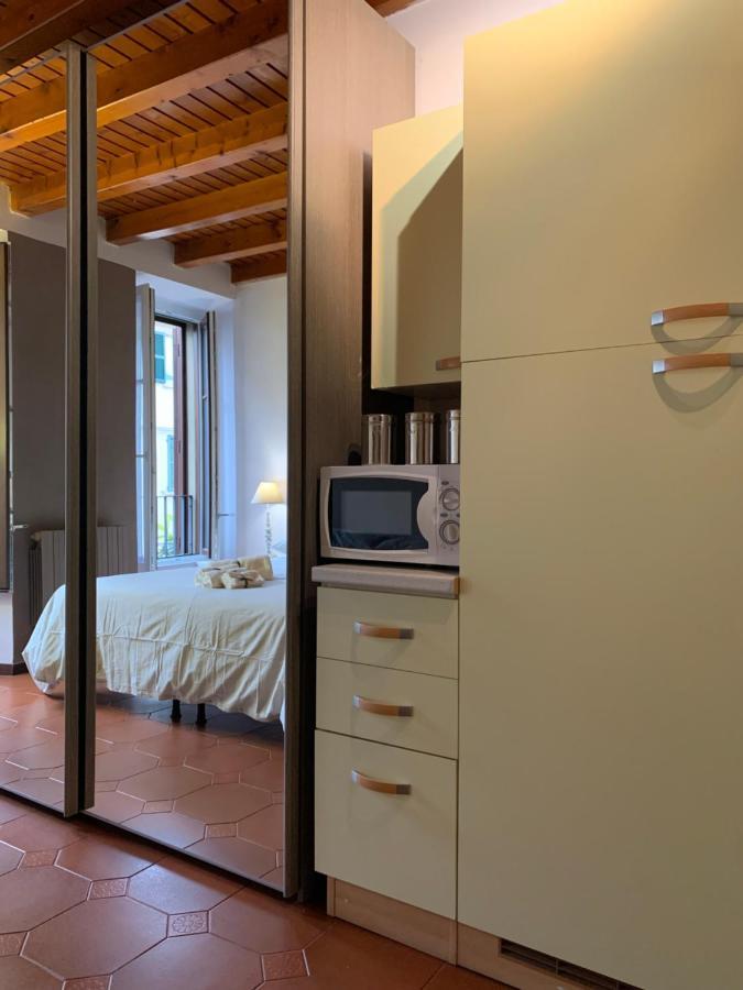 Studio Apartment Una Finestra Su كومو المظهر الخارجي الصورة